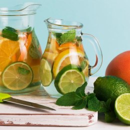 Dzbanek szklany do wody kompotu napojów lemoniady z uchwytem 0,5 l Grupa Orion Sp. z o.o.
